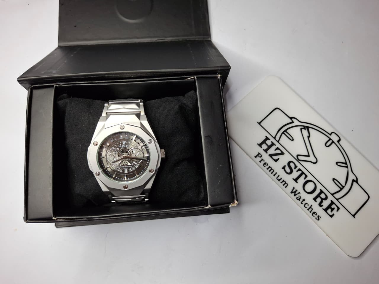 Luxury Hublot Silver Watch – Elegant Stainless Steel Timepiece