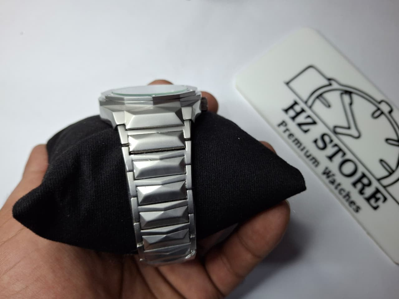 Luxury Hublot Silver Watch – Elegant Stainless Steel Timepiece